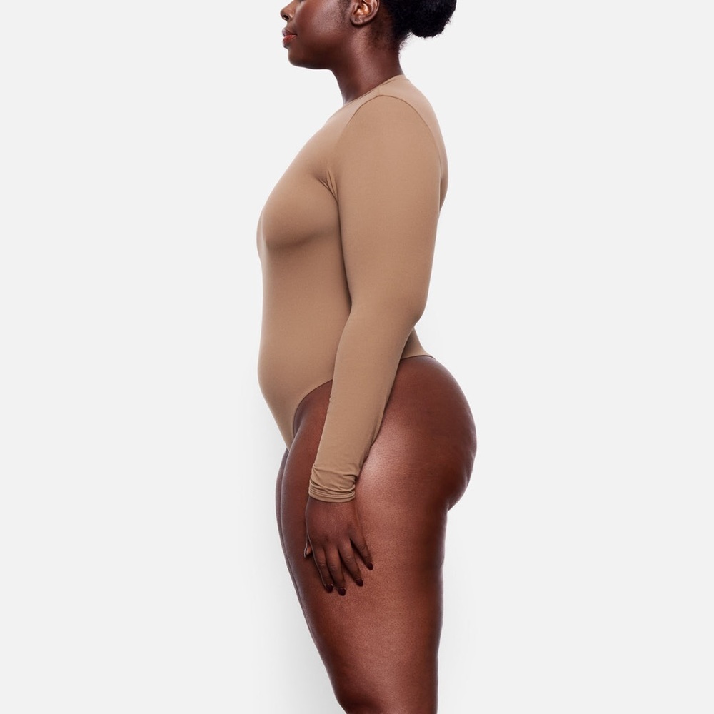 SKIMS FITS EVERYBODY LONG SLEEVE CREW NECK BODYSUIT in Oxide NEW - Picture 3 of 10